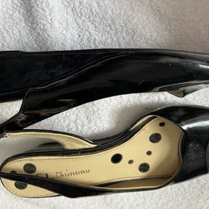 Women’s black sandals